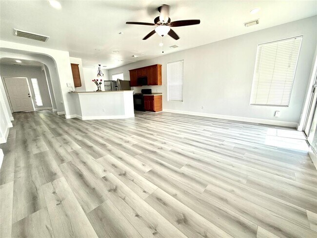 Building Photo - 1713 Bowerton Dr