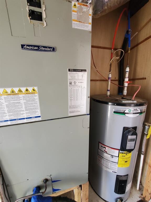 Building Photo - 15107 Pearce Ln