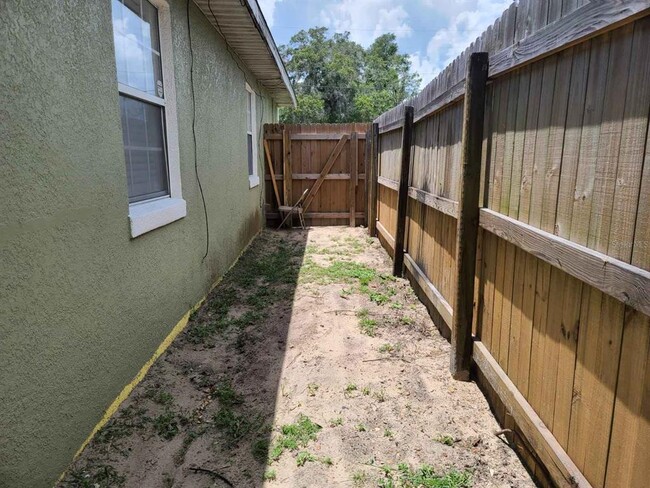 Building Photo - 833 Disston Ave