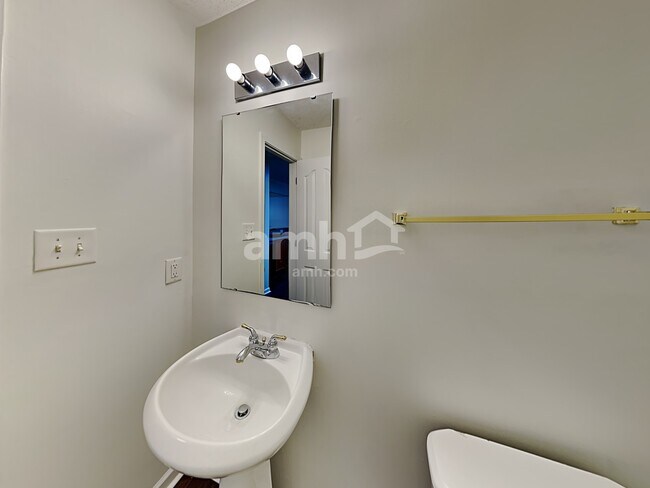 Building Photo - 7739 Sullivans Trace Dr