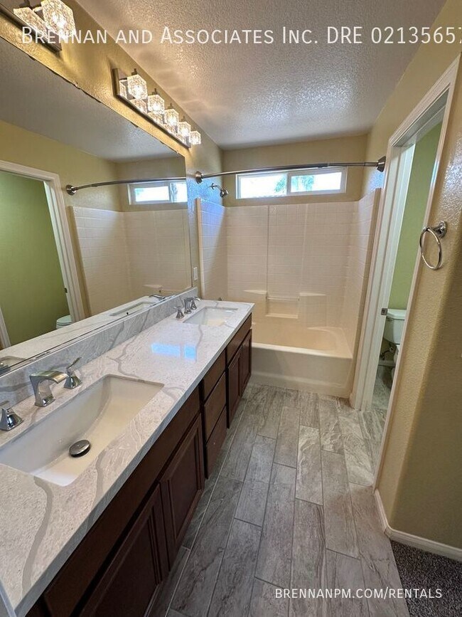 Building Photo - 2728 Farragut Rd