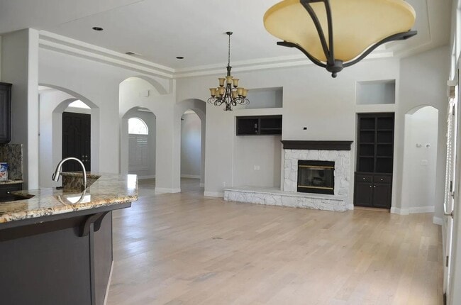 Building Photo - Spacious Riverlakes Golf Course Home with Pool, Spa & 3-Car Garage