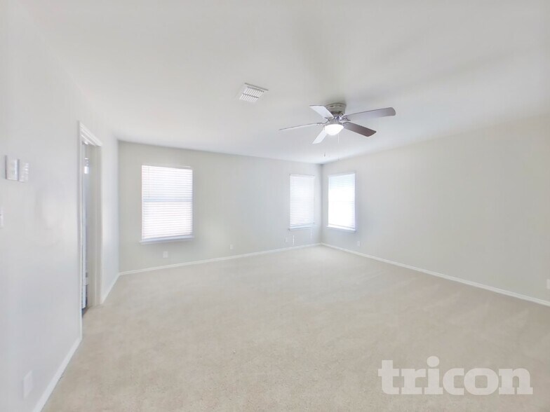 Building Photo - 7034 Daybreak Peaks