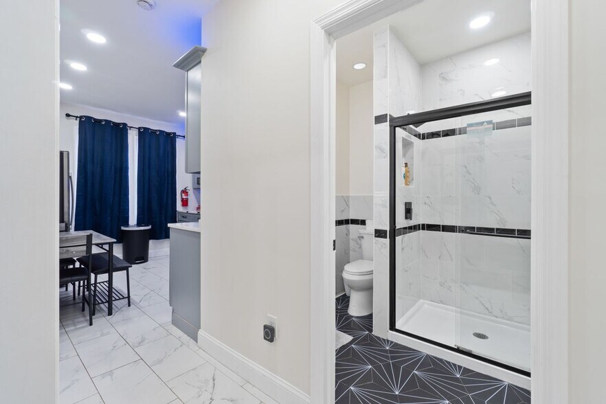 Building Photo - 92 Stuyvesant Ave