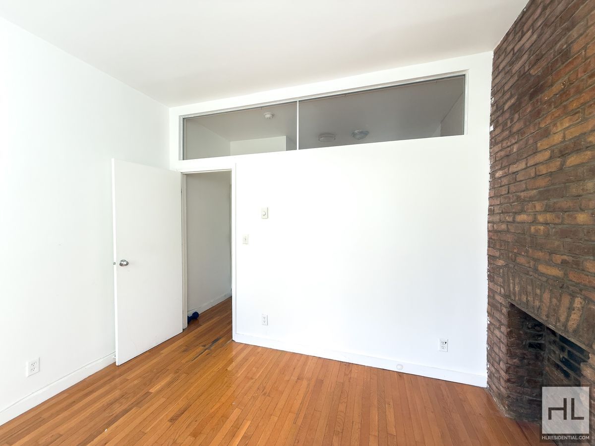 Building Photo - GREENE AVENUE / Spacious 2-Bed 1-Bath