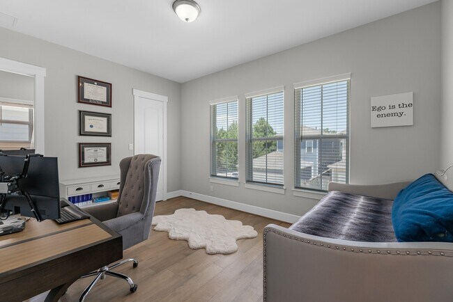 Building Photo - 11 Thorpe Ln