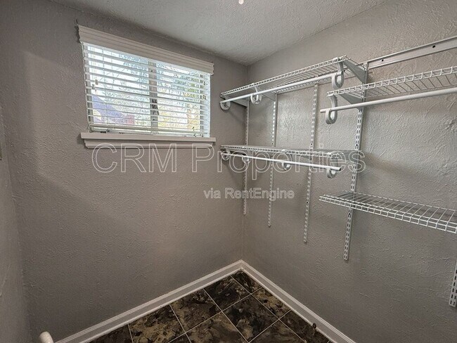 Building Photo - 2101 N Wheeling Ave