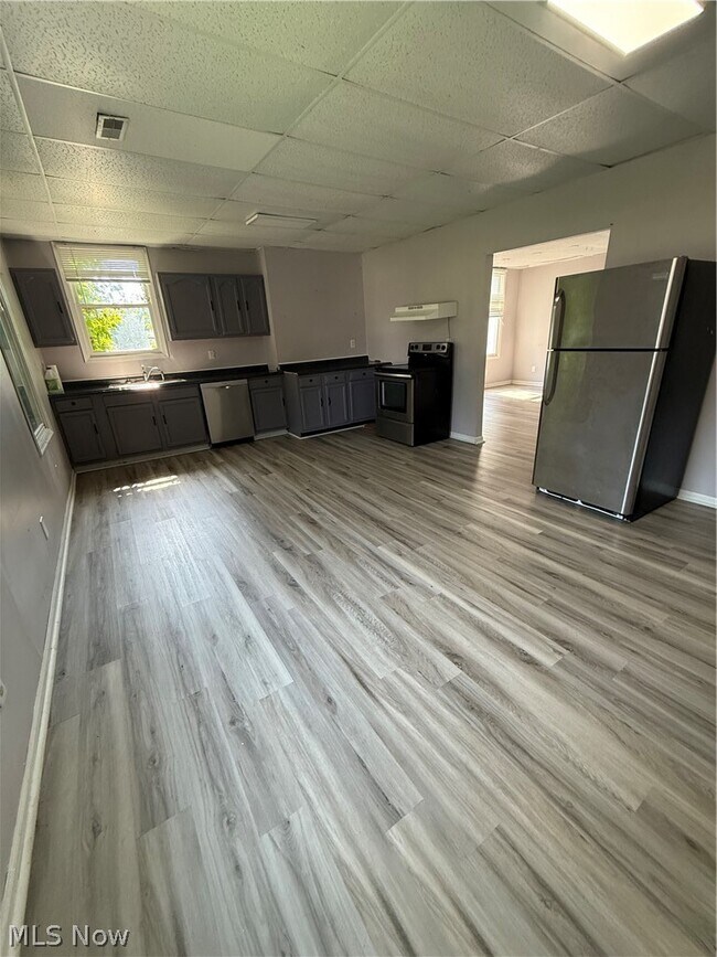 Building Photo - 1108 River Dr