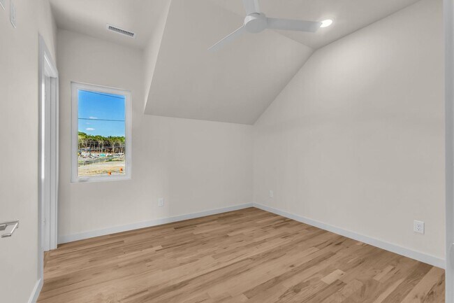 Building Photo - Amazing New Construction North Nashville!