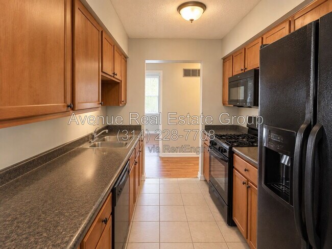 Building Photo - 516 Alcove Ave