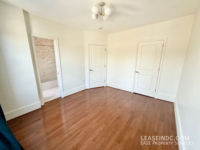 Building Photo - 159 V St NE