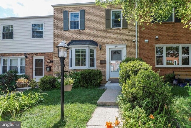 Primary Photo - 44 Orchard Dr