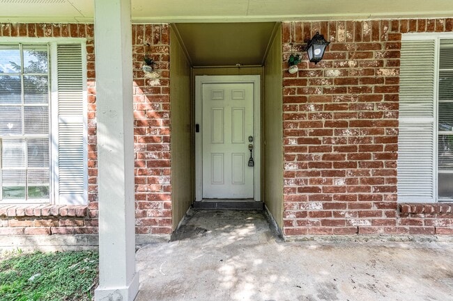 Building Photo - 13706 Towneway Dr