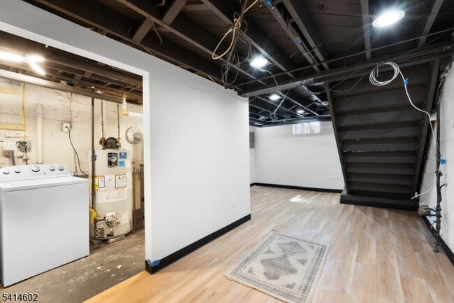 Building Photo - 83 Chestnut Hill Dr W