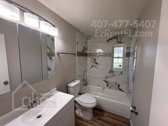 Building Photo - 2155 Aaron Ave