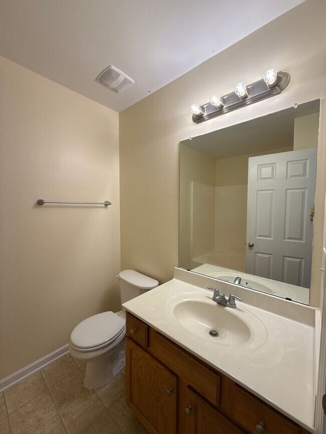 Building Photo - Summerfield Townhomes