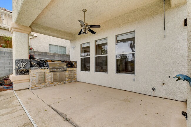 Building Photo - 2504 Antique Blossom Ave