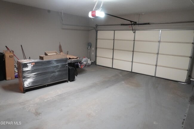 Building Photo - 4614 N Stanton St