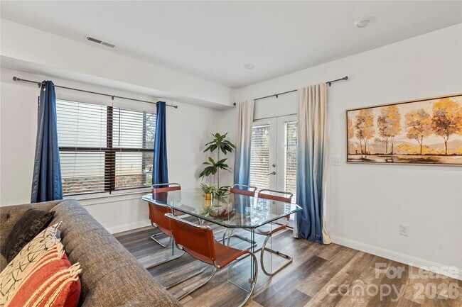 Building Photo - 2813 Ava Ave