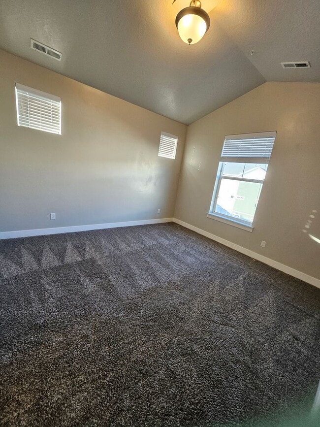 Building Photo - Gillespie