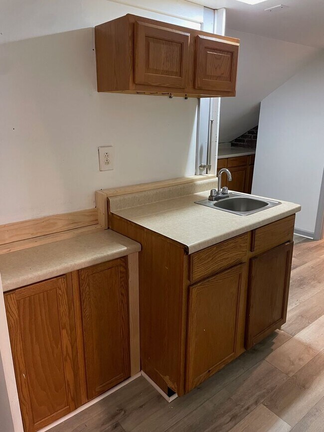 Building Photo - 1098