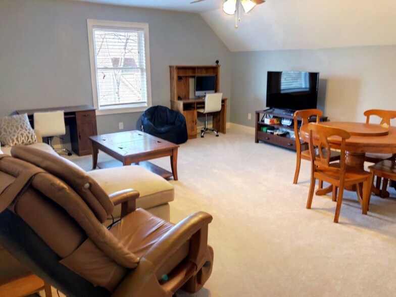 Building Photo - 109 Turnbrook Ct
