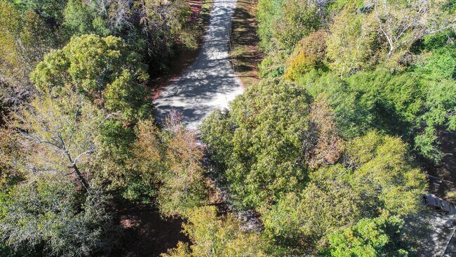 Building Photo - Charming 3BR/2BA Ranch Home with Spacious Backyard & Deck!