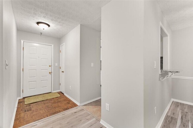 Building Photo - 308 Cumberland Ct SE