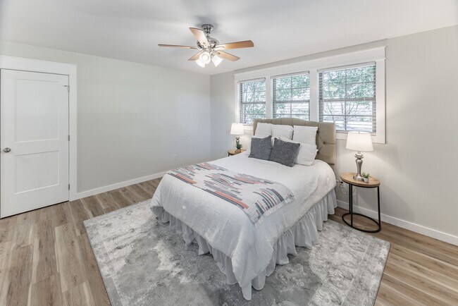 Building Photo - Gorgeous 3/2 Home in Athens!