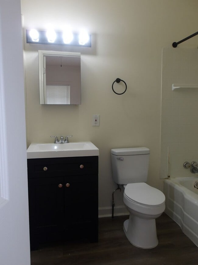 Building Photo - Remodeled 3BR/1BA House off of Taylor Blvd.
