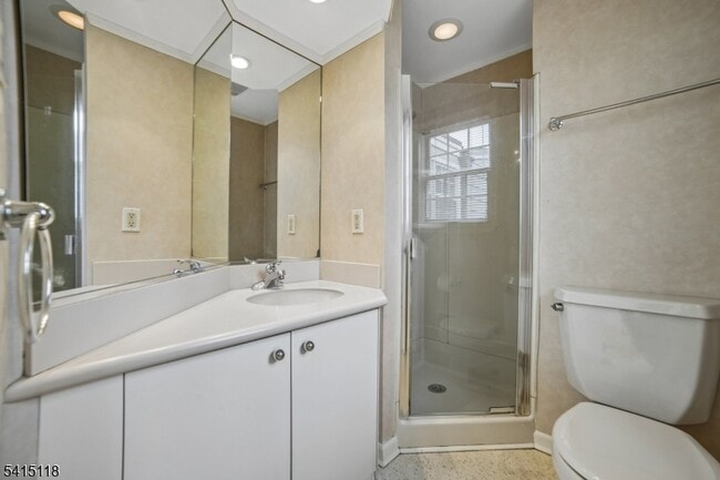 Building Photo - 10 Great Hills Terrace