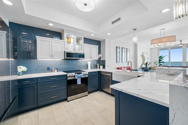 Building Photo - 1325 Snell Isle Blvd NE