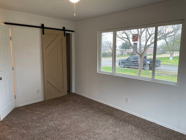 Building Photo - 1451 Janet Gale St