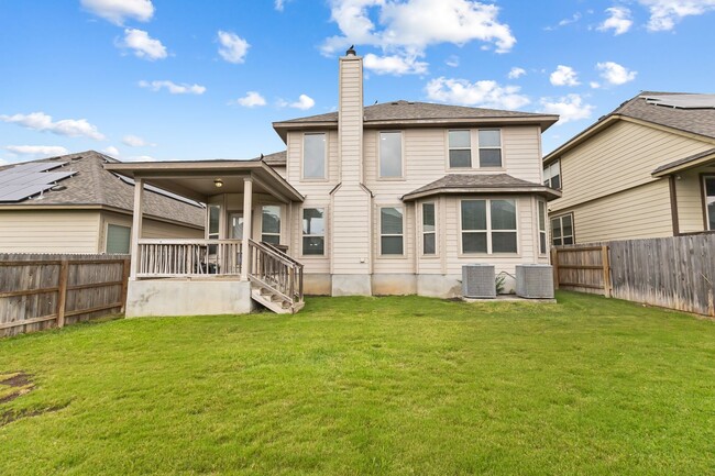 Building Photo - 5 Bedroom/3.5 Bath Saddle Creek Subdivision