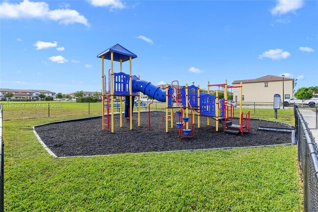 Building Photo - 10653 W 32nd Ln