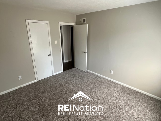 Building Photo - COZY & CLEAN! 3BR Memphis Value | Hardwoods & Open Kitchen | Fenced Yard!