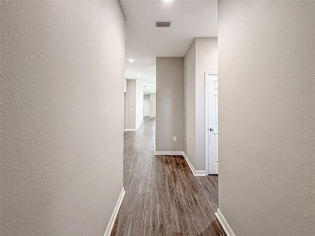 Building Photo - 3454 Cup Dr