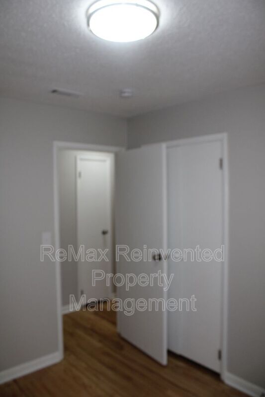 Building Photo - 3332 Hillis Rd