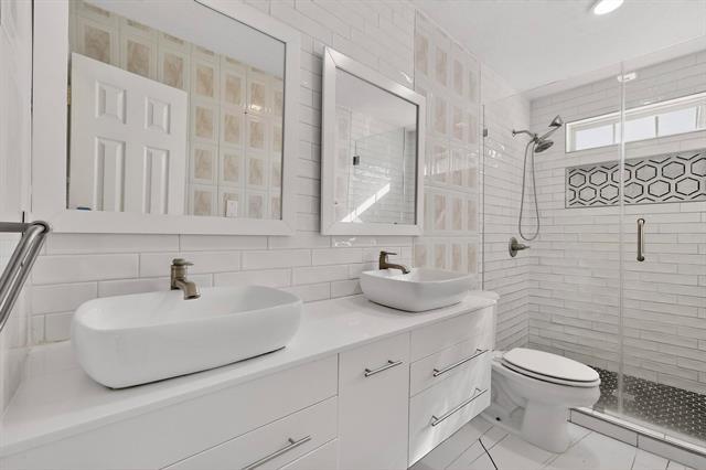 Building Photo - 104 Maxwell Rd