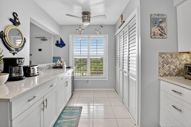 Building Photo - 14527 Bonaire Blvd