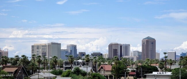 Building Photo - 516 E Ames Pl