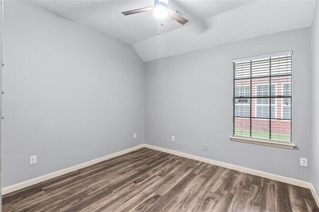 Building Photo - 16535 Cypress Bridge Dr