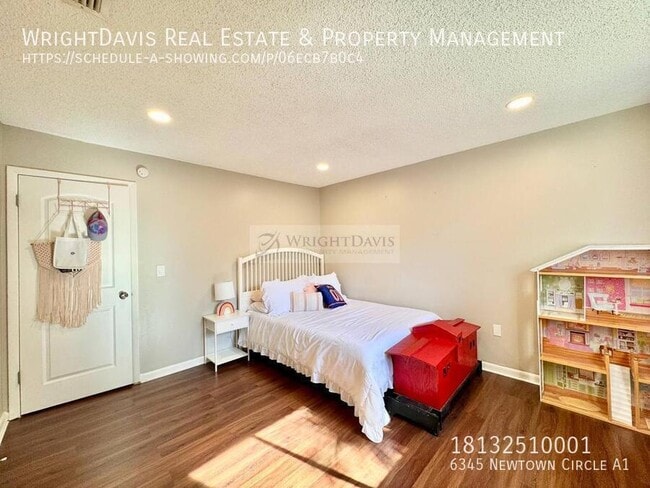 Building Photo - 6345 Newtown Cir