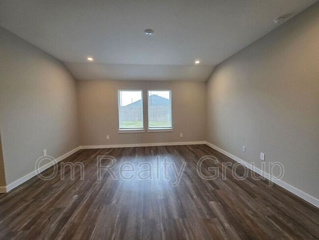 Building Photo - 1131 Hughes Crossing Dr