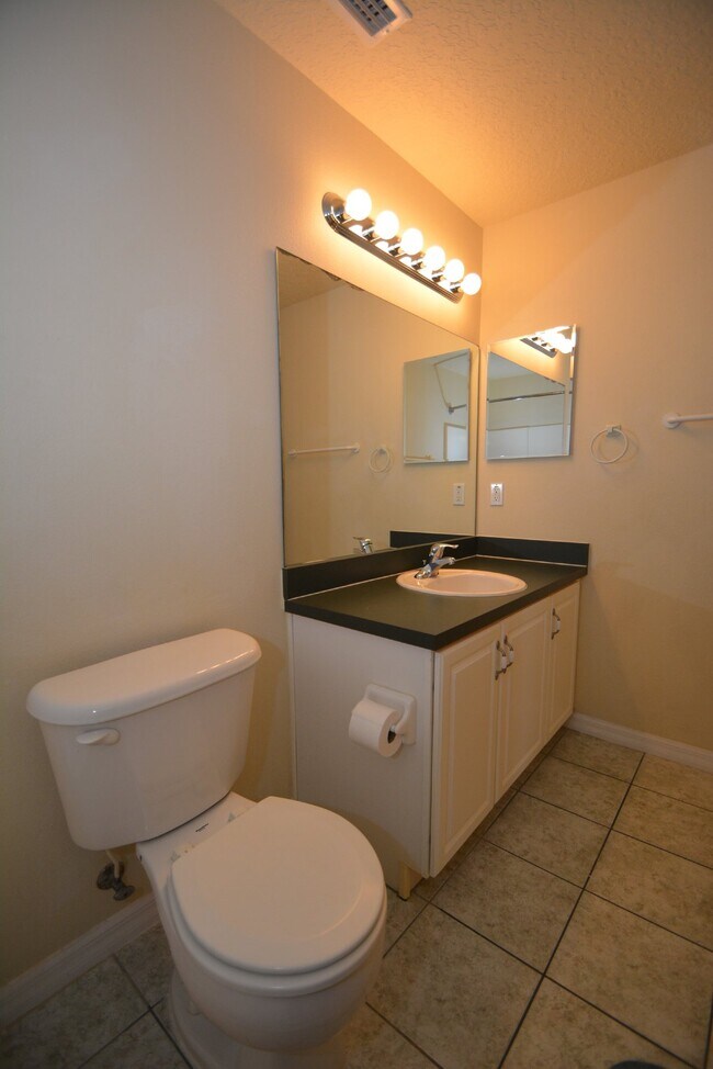 Building Photo - 31 Port Royal Dr