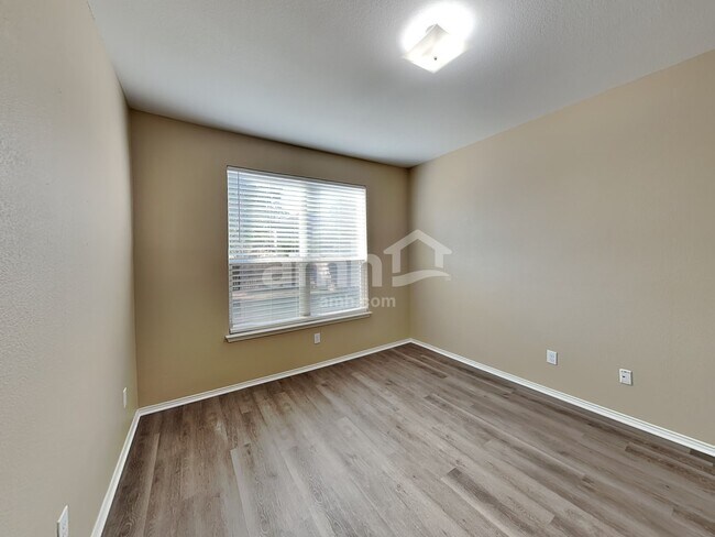 Building Photo - 4020 Hanna Rose Ln