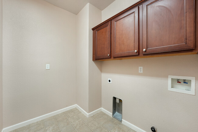 Building Photo - 4414 Niobe Cir