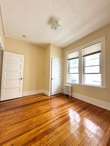 Bedroom 2 – current layout - 17 Dow St