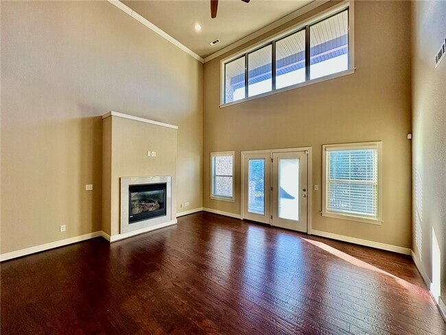 Building Photo - 6613 W Valley View Rd