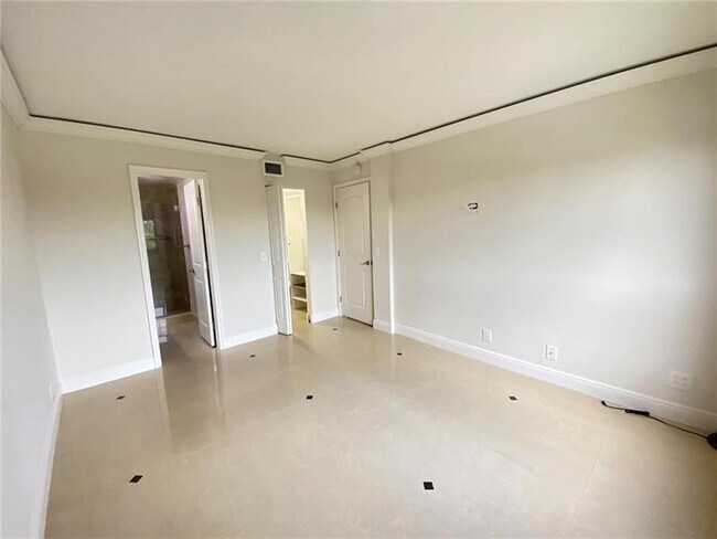 Building Photo - 3700 N Pine Island Rd